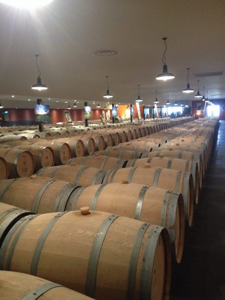 <div class="copy">Le chai de Rayne Vigneau - Sauternes</div> <div class="copy">Le chai de Rayne Vigneau - Sauternes</div>